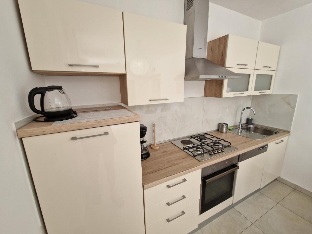 Caramella Apartments Zara Esterno foto